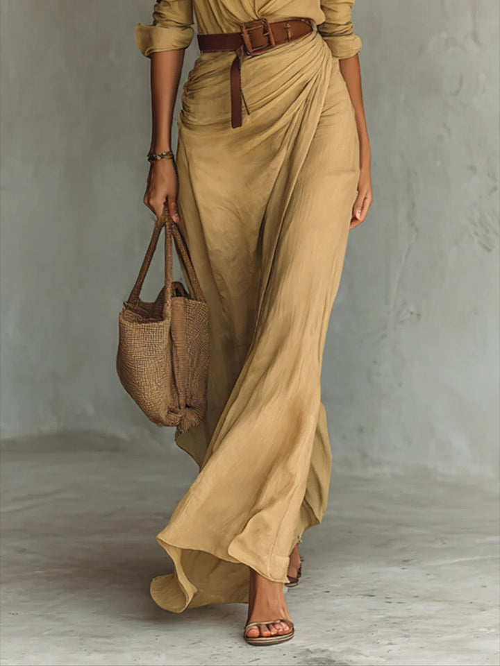 Robe longue ceinturée à manches longues et revers